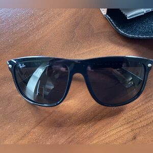 Ray-Ban Classic Black Shades
